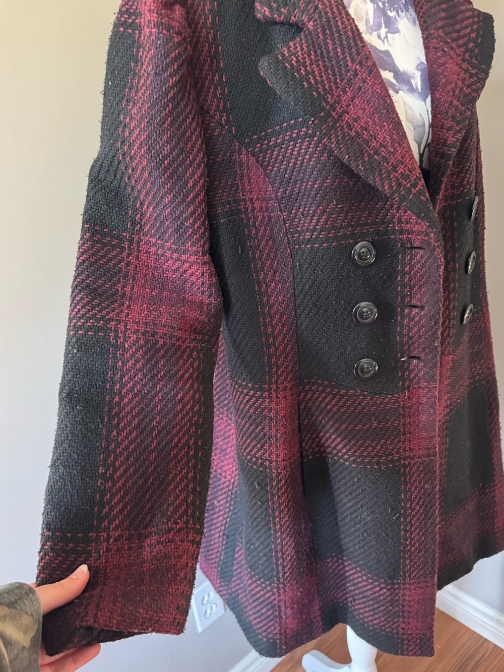 Y2K Suzy Shier Black and Burgundy Plaid Double-Breasted Pea Coat - Picture 6 of 9
